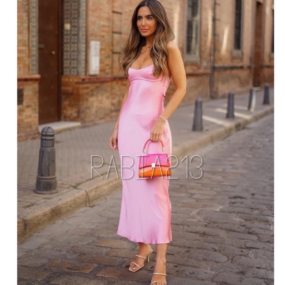 LAST 1!🔥ZARA SATIN EFFECT CUT OUT DRESS - Picture 4 of 17